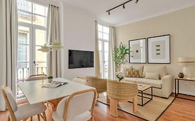 Minimal Rooms By Ele Apartments
